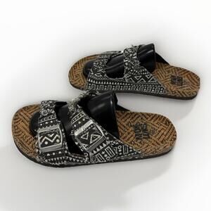 MUK LUKS Women's Black White Tribal Print Sandals Strappy Sz 8
